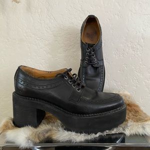 John Fluevog black platform Oxford size 8